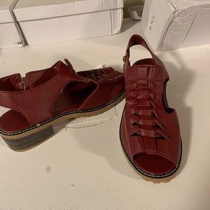 Ladies leather sandals